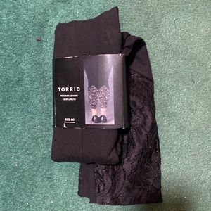 New with tags.  Torrid premium crop length leggings.  Black size 00